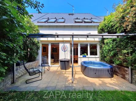 dm zezadu terasa.jpg | Prodej - dům/vila, 147 m²