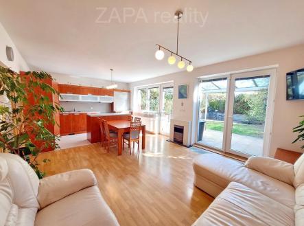 obvac pokoj 3 nej logo.jpg | Prodej - dům/vila, 147 m²