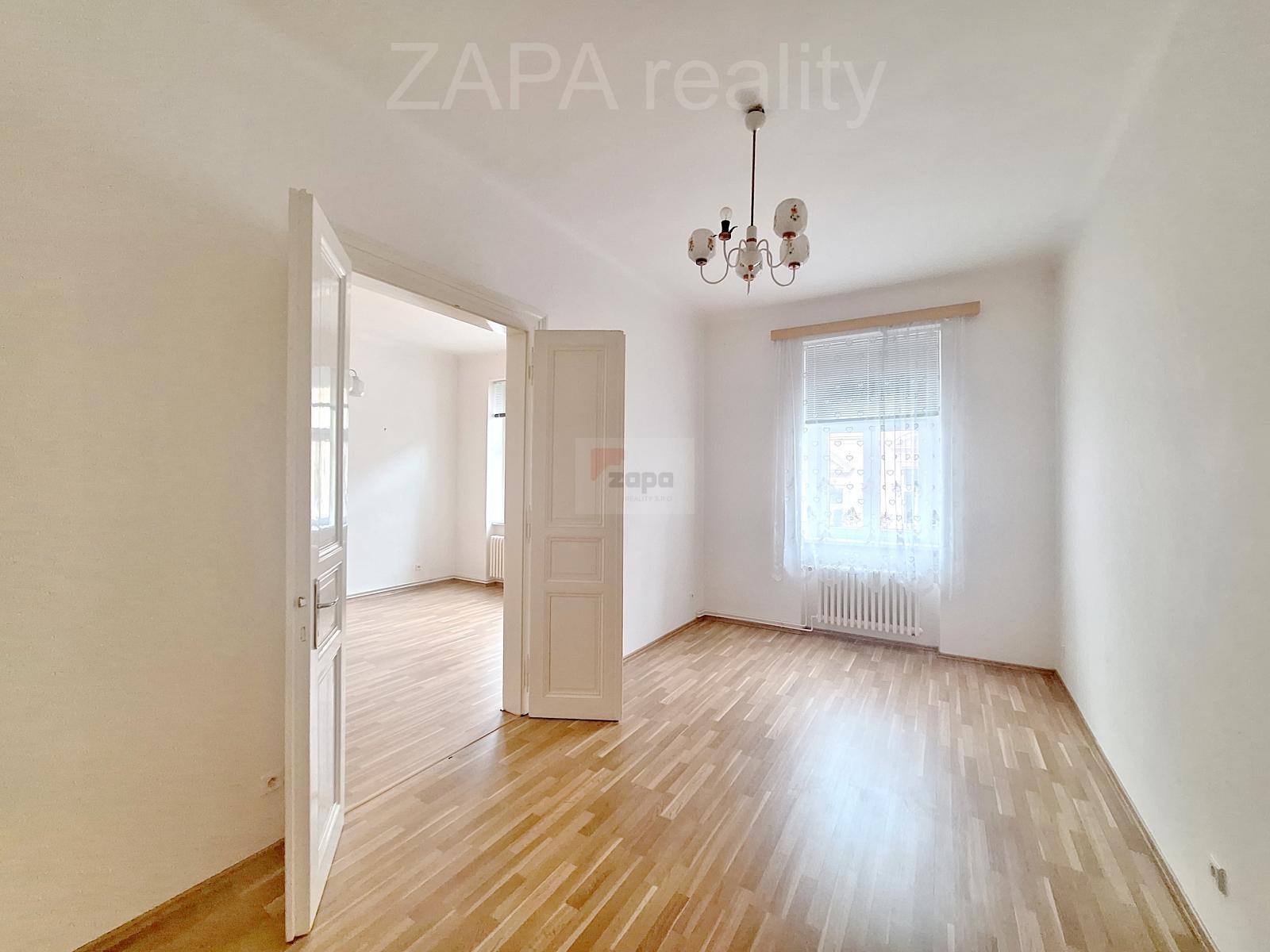 ložnice okno.jpg