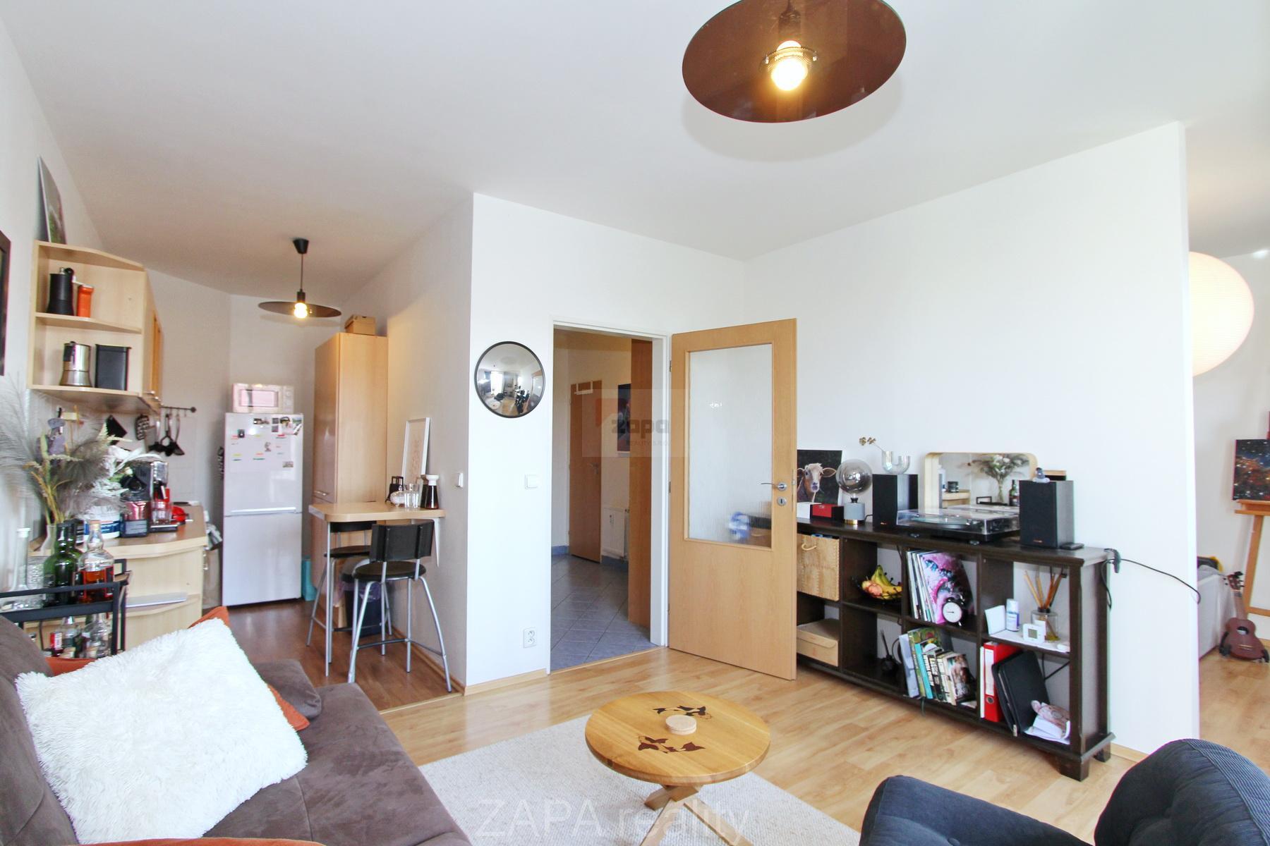 pohled z rohu obvacho pokoje.JPG