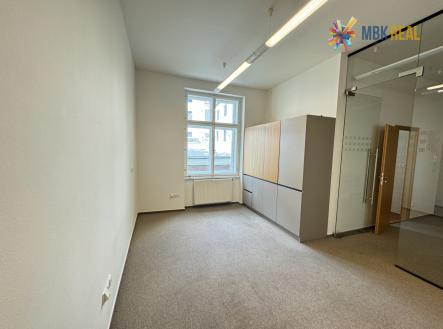 Pronájem - komerční objekt, administrativní budova, 71 m²