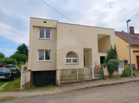 chatgpt-image-1.7.2025-11-45-38.png | Prodej - dům/vila, 171 m²