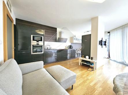 Prodej bytu, 1+kk, 64 m² obrázek