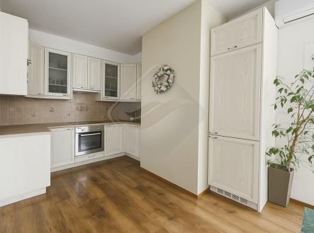 file-00000000a8cc61f8855402f25e2bd46f.png | Pronájem bytu, 4+kk, 84 m²
