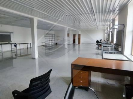 Pronájem - obchodní prostor, 210 m²