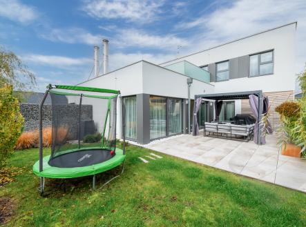 Pronájem - dům/vila, 201 m² obrázek