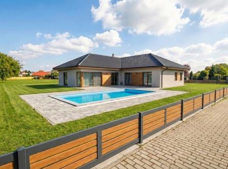 pozemek-01-z-boku-ai-s-domem-01-isnspirace.png | Prodej - pozemek pro bydlení, 1 648 m²