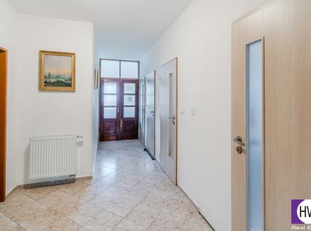 chodba v I. NP | Prodej - dům/vila, 220 m²