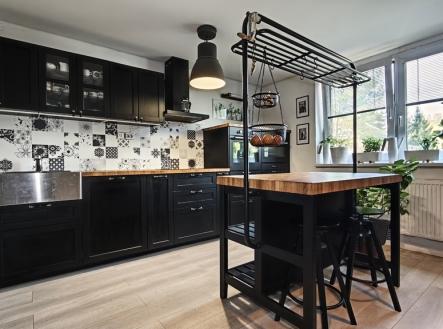 1745408415739.jpg | Prodej - dům/vila, 188 m²