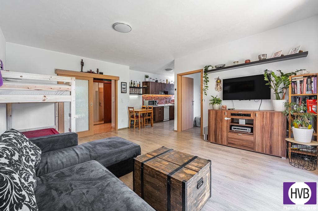 a7404634-hdr.jpg