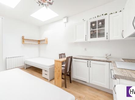 chatgpt-image-1.9.2025-14-33-29.png | Prodej bytu, 1+kk, 19 m²