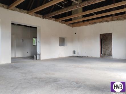 img-20250920-113757.jpg | Prodej - zemědělský objekt, 2 570 m²