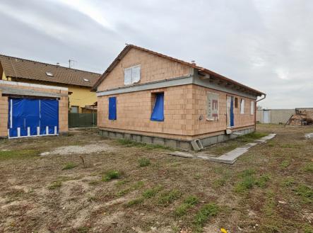 bez-leseni-celni.png | Prodej - dům/vila, 110 m²