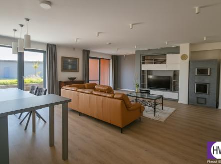 chatgpt-image-4.12.2025-14-24-25.png | Pronájem - dům/vila, 180 m²