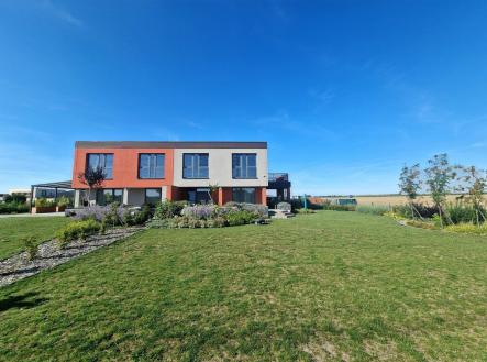 20240812-170216.jpg | Pronájem - dům/vila, 180 m²