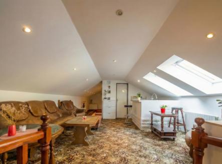 obyvak-02.png | Prodej - dům/vila, 170 m²