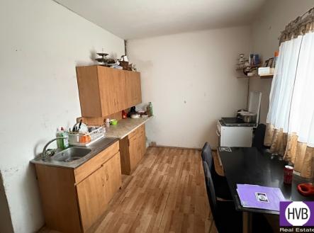 zlonice-druhy-dum-odstraneny-fotky.jpg | Prodej - dům/vila, 83 m²