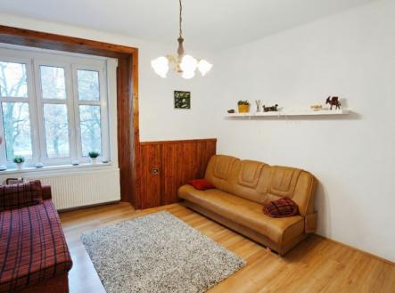 pokoj-02-01-zar.png | Prodej - dům/vila, 300 m²