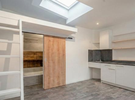 husitskaokno.png | Prodej bytu, 1+kk, 20 m²