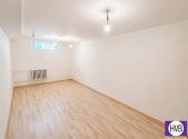 Pronájem - skladovací prostor, 17 m²