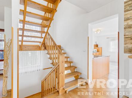 . | Prodej - dům/vila, 300 m²