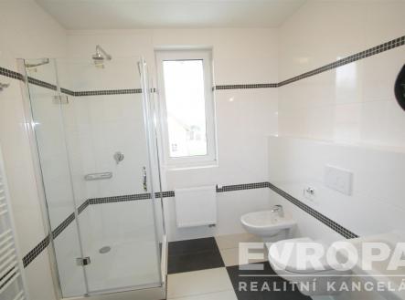 Koupelna | Pronájem - dům/vila, 350 m²