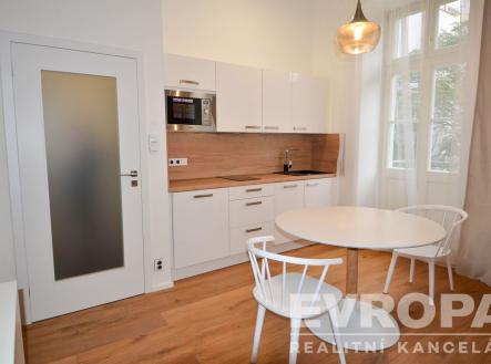 . | Pronájem bytu, 1+kk, 35 m²