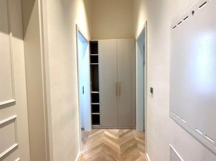 . | Pronájem bytu, 2+kk, 40 m²