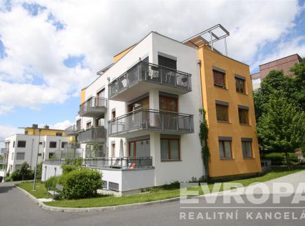 Pohled na dům | Pronájem bytu, 2+kk, 64 m²