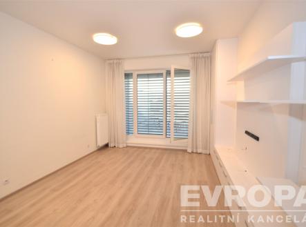 . | Pronájem bytu, 1+kk, 30 m²