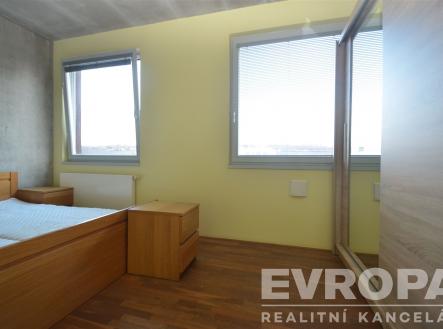 . | Pronájem bytu, 2+kk, 74 m²