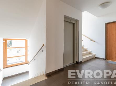 . | Pronájem bytu, 1+kk, 47 m²