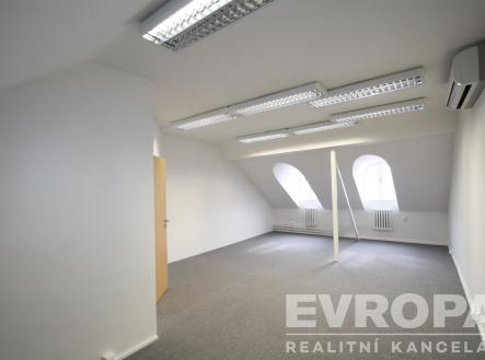 Prostor kanceláří | Pronájem - kanceláře, 76 m²