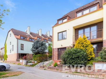 . | Prodej - dům/vila, 235 m²