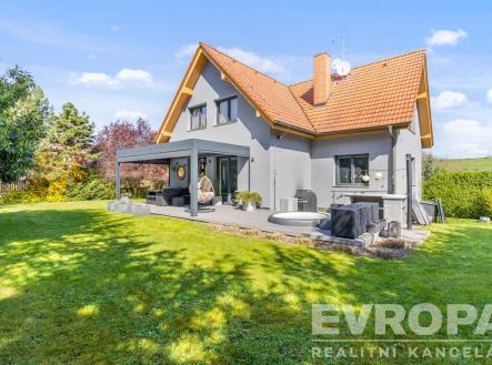 . | Prodej - dům/vila, 205 m²