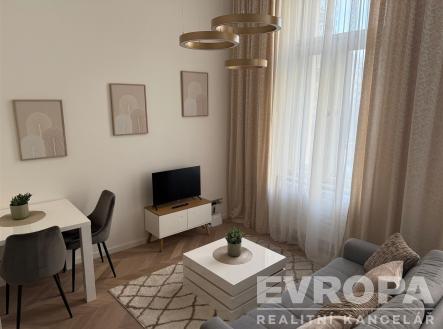 . | Pronájem bytu, 2+kk, 38 m²