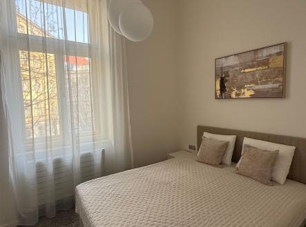 . | Pronájem bytu, 2+kk, 38 m²
