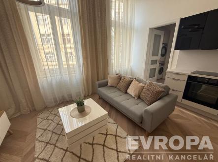. | Pronájem bytu, 2+kk, 38 m²