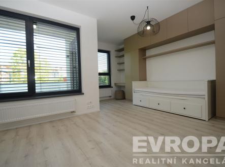 . | Pronájem bytu, 1+kk, 37 m²