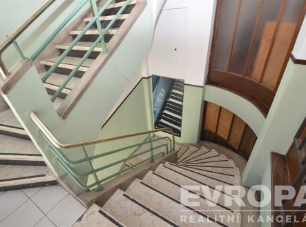 . | Pronájem - obchodní prostor, 104 m²