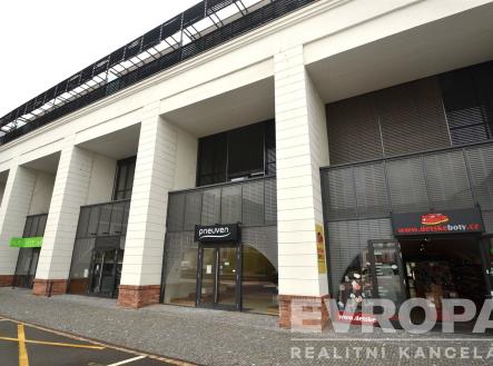 Pronájem - obchodní prostor, 250 m² obrázek