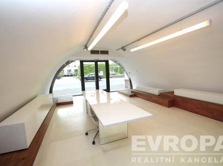 . | Pronájem - obchodní prostor, 250 m²