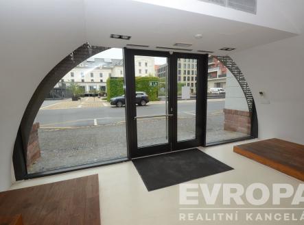 . | Pronájem - obchodní prostor, 250 m²