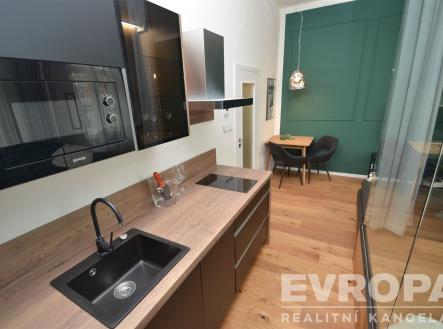 . | Pronájem bytu, 1+kk, 32 m²