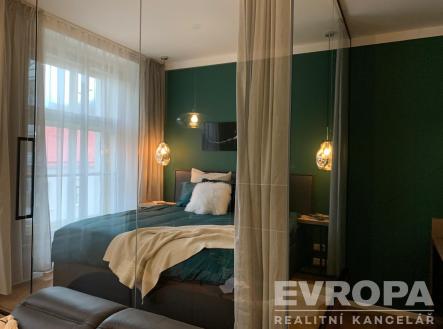 . | Pronájem bytu, 1+kk, 32 m²