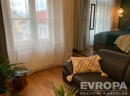 . | Pronájem bytu, 1+kk, 32 m²