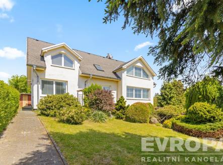 . | Prodej - dům/vila, 380 m²