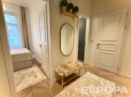 Corridor  | Pronájem bytu, 2+kk, 38 m²