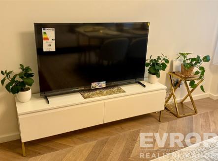 TV | Pronájem bytu, 2+kk, 38 m²