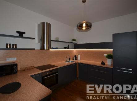 . | Pronájem bytu, 2+kk, 82 m²